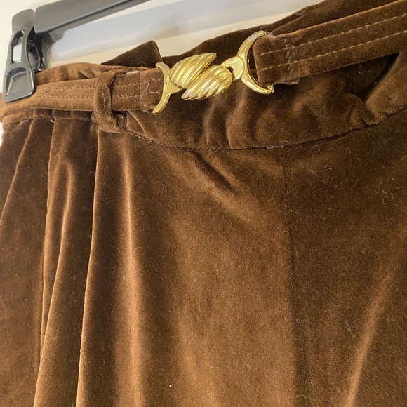 VTG 70s Brown Velvet A-Line Skirt with Gold Belt - Picture 2 of 6